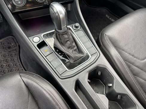 Used 2019 Volkswagen Jetta SEL Premium image 24