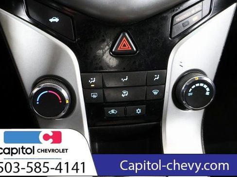 Used 2016 Chevrolet Cruze LT w/ Technology Package image 21