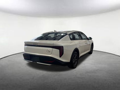 Used 2025 Kia K4 LXS FWD image 5