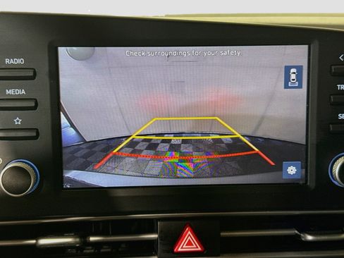 Used 2022 Hyundai Elantra SEL FWD image 19