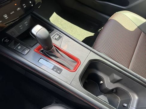 Used 2025 Nissan Kicks SR FWD image 22