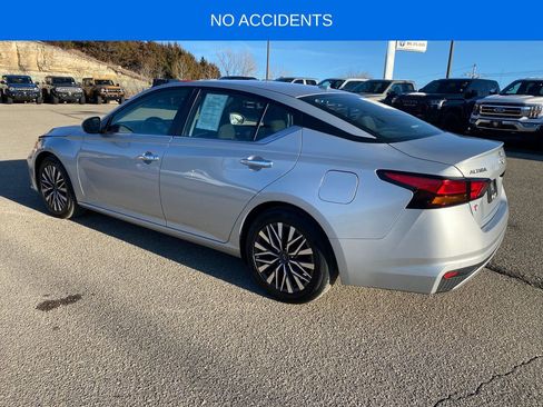 Used 2024 Nissan Altima 2.5 SV image 4