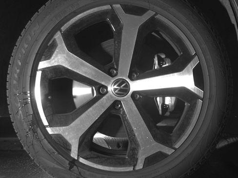 Used 2026 Volkswagen Tiguan SE AWD/4WD image 13