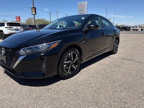 Used 2025 Nissan Sentra SV FWD image 9