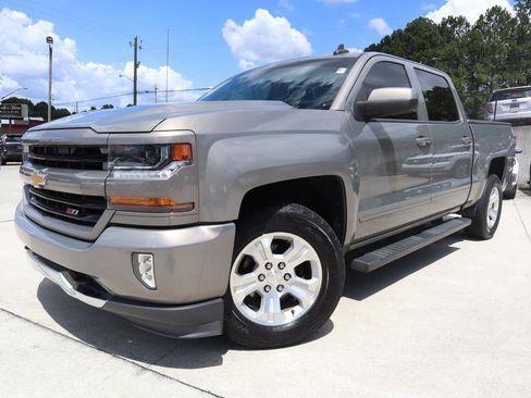 Used 2017 Chevrolet Silverado 1500 LT w/ All Star Edition AWD/4WD image 2