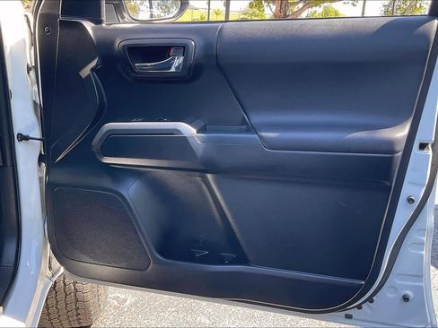 Used 2017 Toyota Tacoma TRD Pro image 23