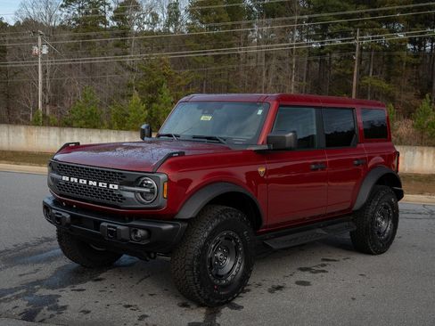 Used 2025 Ford Bronco Badlands w/ Sasquatch Package AWD/4WD image 9