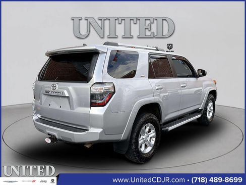 Used 2020 Toyota 4Runner SR5 Premium image 3
