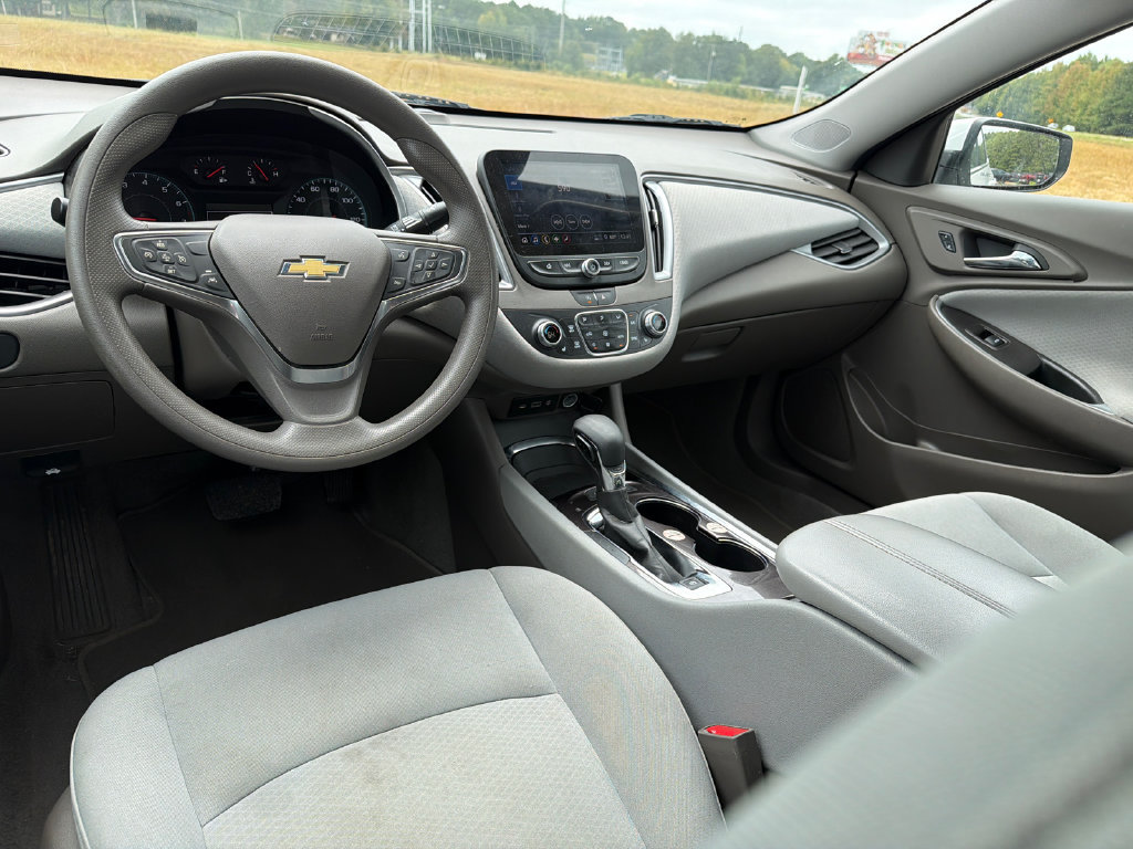 Used 2025 Chevrolet Malibu LT FWD image 17