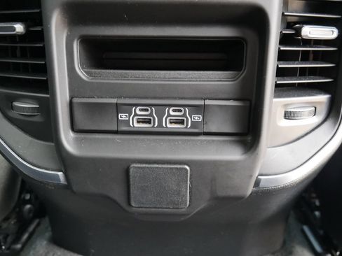 Used 2024 RAM 1500 Big Horn AWD/4WD image 16