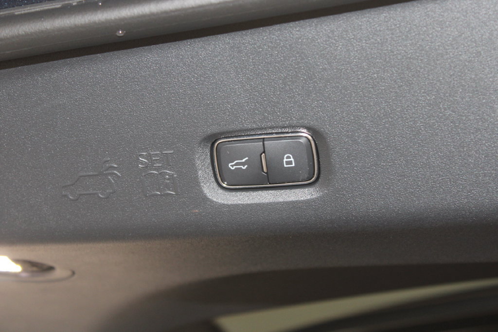 New 2027 Lincoln Navigator Premiere RWD image 17