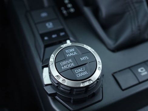 Used 2025 Toyota 4Runner TRD Off-Road Premium image 9