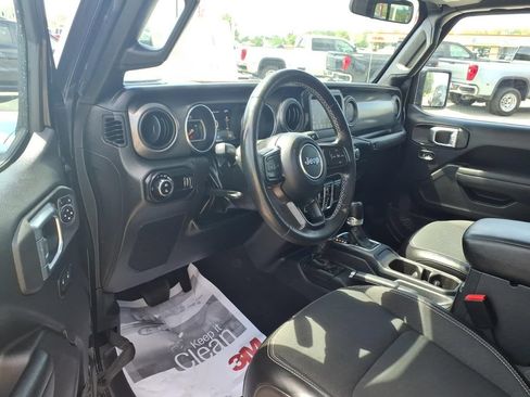 Used 2023 Jeep Gladiator Sport AWD/4WD image 6