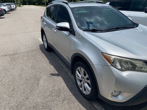 Used 2014 Toyota RAV4 Limited FWD image 2