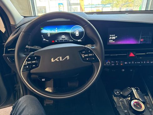 Certified 2023 Kia Niro Wind FWD image 23
