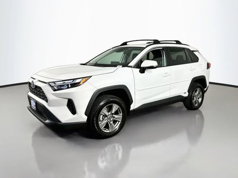 Used 2024 Toyota RAV4 XLE AWD/4WD image 3