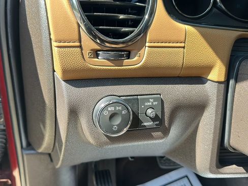 Used 2017 Buick Enclave Premium image 19