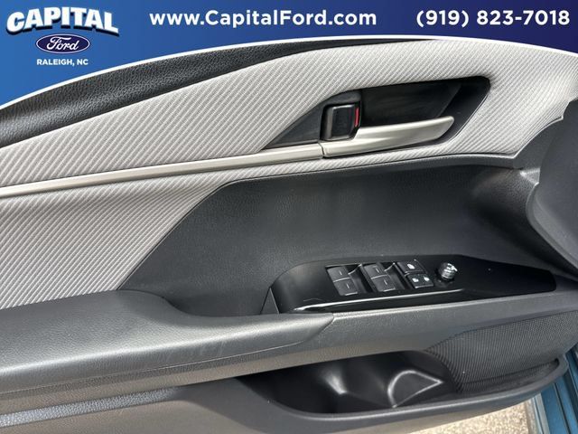 Used 2025 Toyota Camry SE w/ Convenience Package FWD image 20