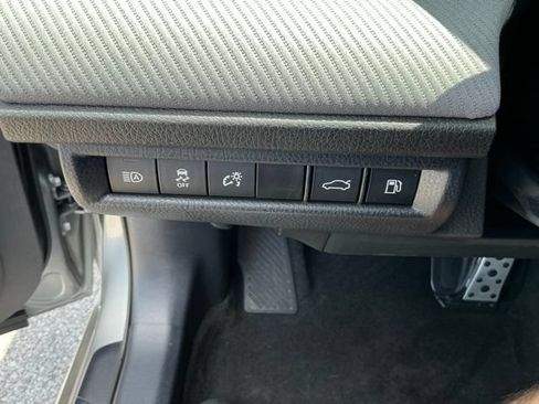 Used 2025 Toyota Camry SE w/ Convenience Package FWD image 20