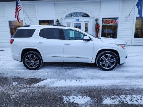 Used 2018 GMC Acadia Denali w/ Technology Package image 4