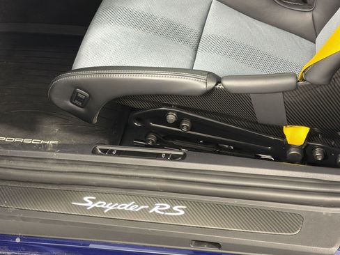 Certified 2025 Porsche 718 Boxster Spyder RS RWD image 23