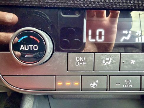 Used 2026 Subaru Outback Premium AWD/4WD image 40