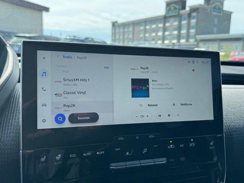 Used 2024 Toyota bZ4X XLE w/ Weather Package AWD/4WD image 5