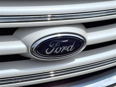 Used 2019 Ford Taurus Limited image 22
