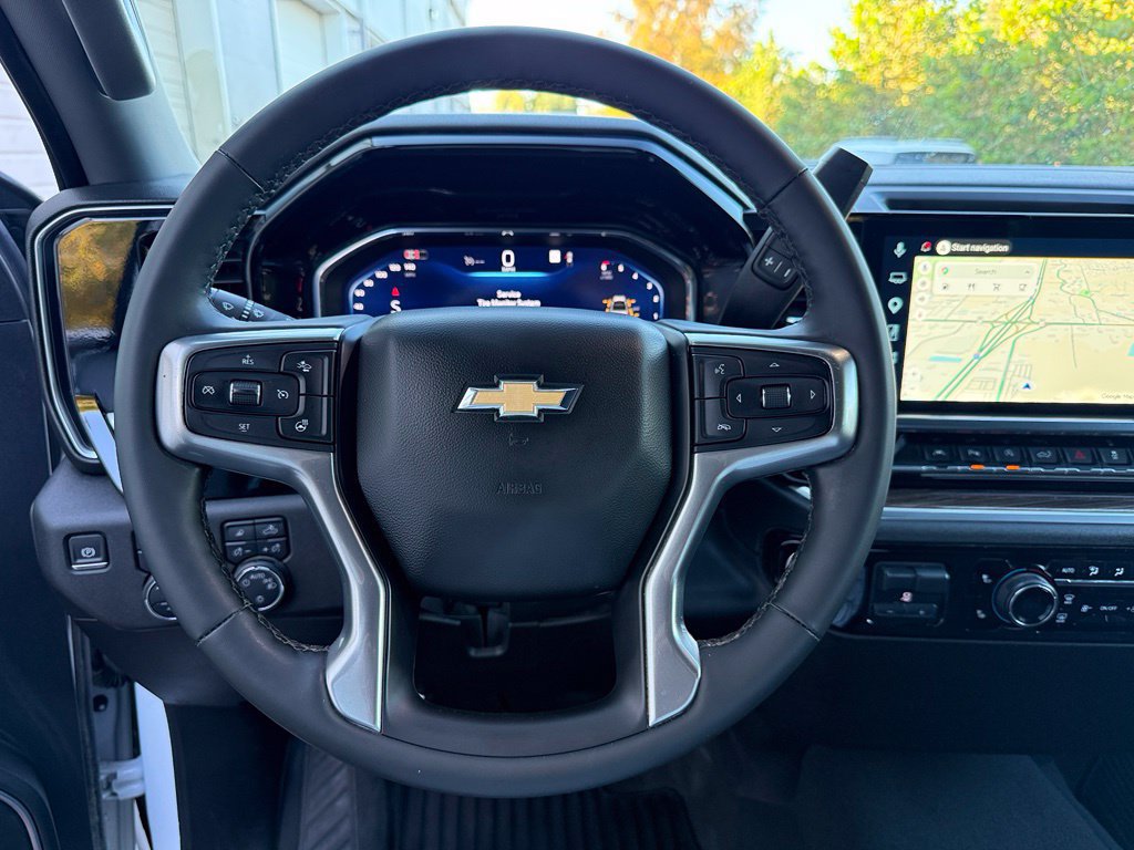 Used 2025 Chevrolet Silverado 1500 LT w/ Safety Package AWD/4WD image 11