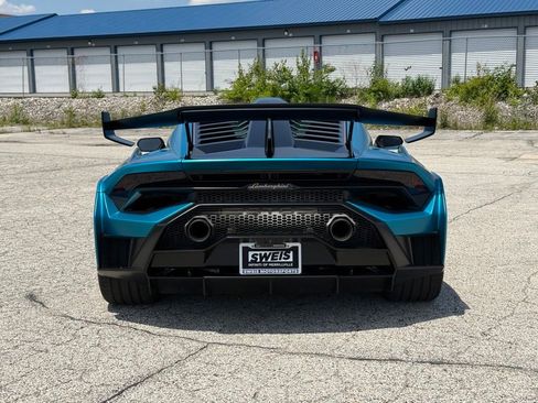 Used 2022 Lamborghini Huracan STO RWD image 9