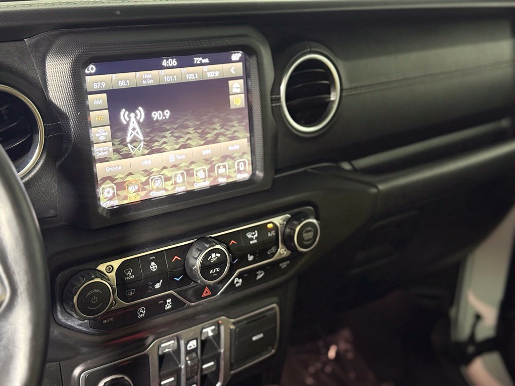 Used 2018 Jeep Wrangler Unlimited Sahara w/ Uconnect 4C Nav & Sound Group AWD/4WD image 14