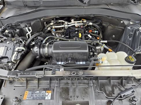 Used 2022 Ford Explorer XLT w/ Equipment Group 202A AWD/4WD image 35