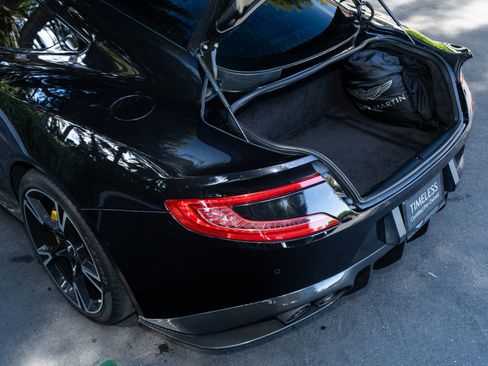 Used 2018 Aston Martin Vanquish S image 11