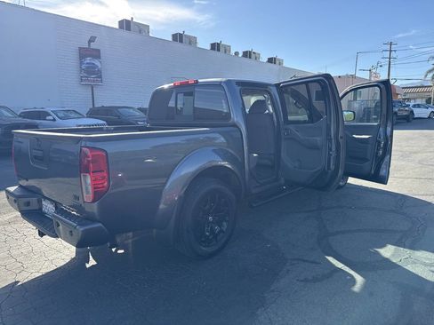 Used 2021 Nissan Frontier SV w/ Midnight Edition Floor Mats image 8