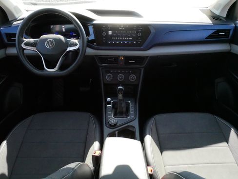 Certified 2022 Volkswagen Taos SE w/ Panoramic Sunroof Package AWD/4WD image 10