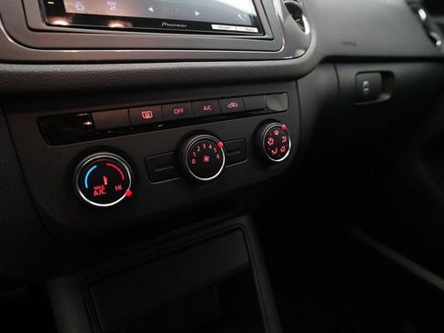 Used 2013 Volkswagen Tiguan SEL image 19