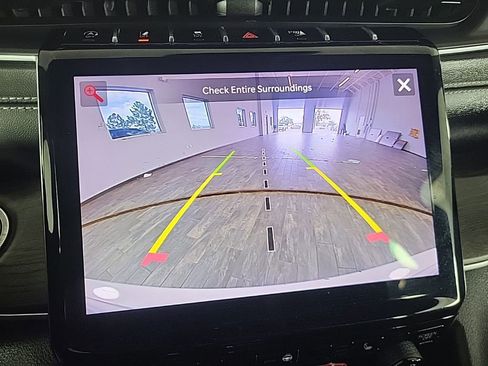 Used 2023 Jeep Grand Cherokee Limited image 18