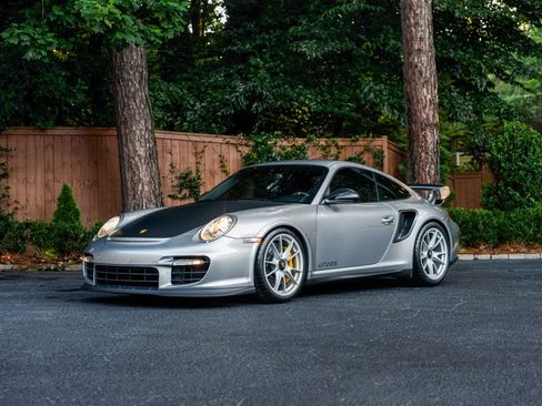 Used 2011 Porsche 911 GT2 RS RWD image 1