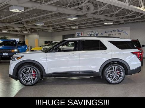 Used 2025 Ford Explorer ST AWD/4WD image 5