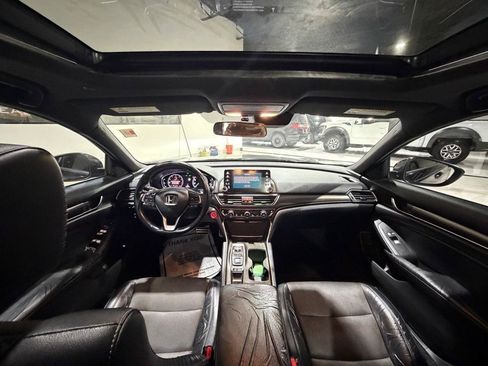 Used 2018 Honda Accord Sport image 18
