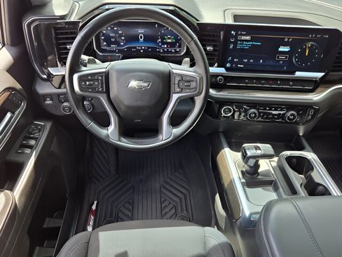 Used 2024 Chevrolet Silverado 1500 LT Trail Boss AWD/4WD image 11