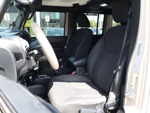 Used 2016 Jeep Wrangler Unlimited Sport w/ Quick Order Package 24S AWD/4WD image 12