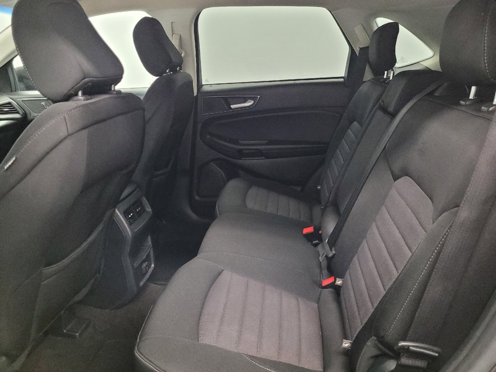Used 2020 Ford Edge SE FWD image 18