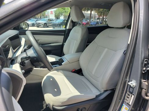 Used 2025 Hyundai Tucson SEL FWD image 16