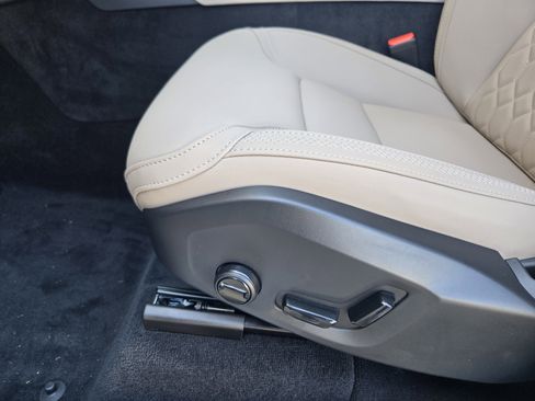 New 2026 Volvo XC90 B6 Plus w/ Protection Package Premier image 26