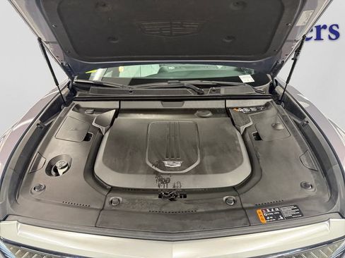 Used 2024 Cadillac Lyriq Luxury AWD/4WD image 7
