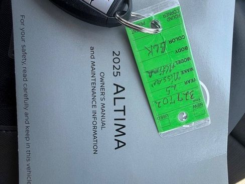 Used 2025 Nissan Altima 2.5 SV FWD image 29
