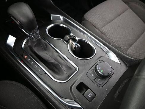 Used 2023 Chevrolet Traverse LT image 26