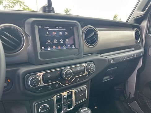 Certified 2018 Jeep Wrangler Unlimited Sport S image 11