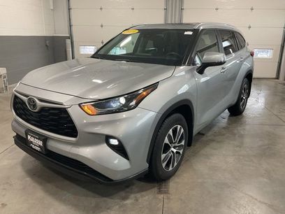 Used 2023 Toyota Highlander XLE